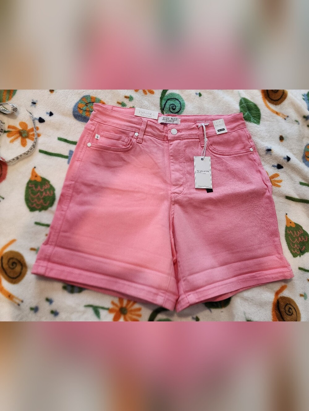 Judy Blue Garmet Dyed Women’s Pink Denim Shorts Size 1x. NWT.